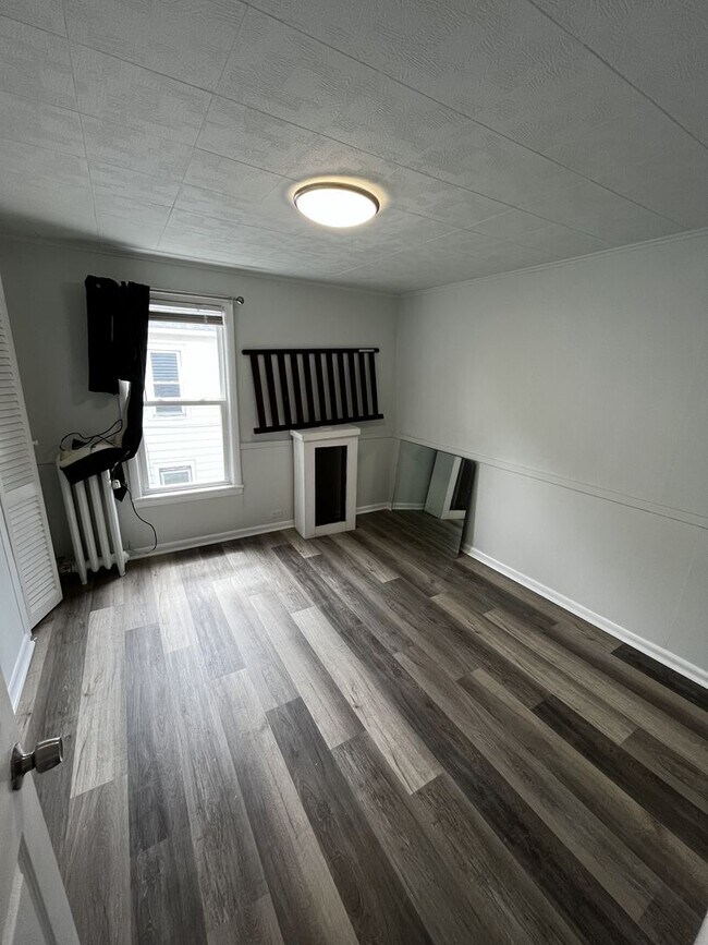 Building Photo - 189 St Charles St