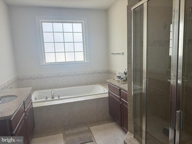 Building Photo - 3037 Moore Ln