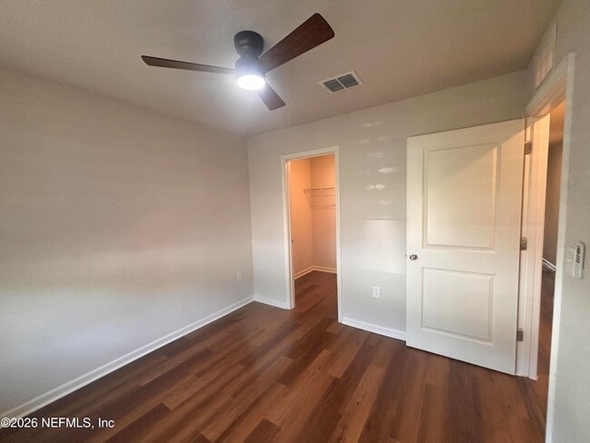 Building Photo - 45287 Red Brick Dr
