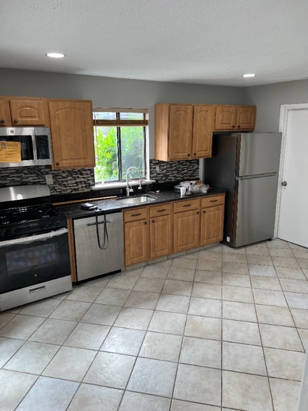 Building Photo - 999 Westgate Dr