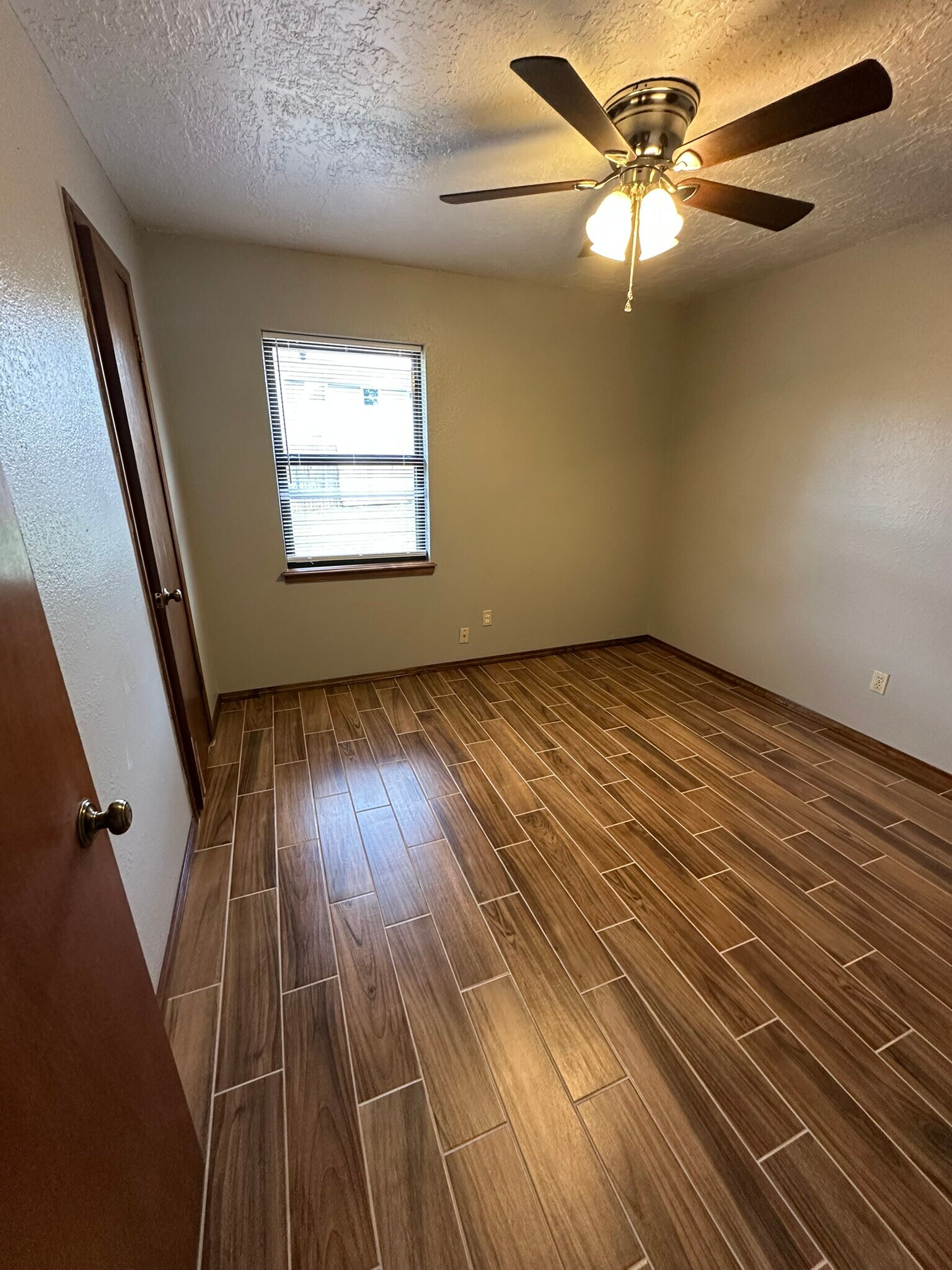Building Photo - 108 S English Dr