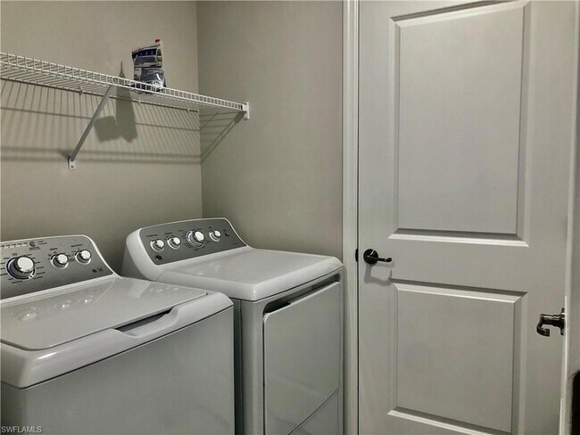 Building Photo - 43253 Waterbird Way