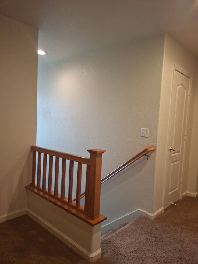 Building Photo - Lincoln Crossing, 2 Story 4 Bedroom, 2.5 bath, 2225sqft, Access to Clubhouse Pool & Amenities, Cu...