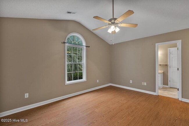 Building Photo - 304 Woody Way