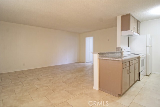 Building Photo - 807 E Cottonwood Rd