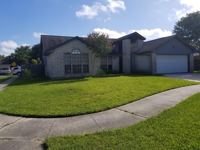 Building Photo - 6925 Fawn Ridge Dr