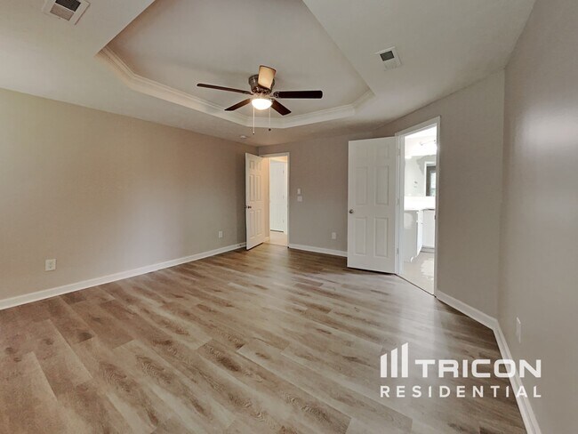 Building Photo - 82 Hester Pl