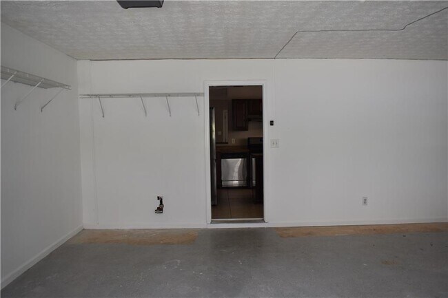 Building Photo - 610 Durham Ridge Dr NW