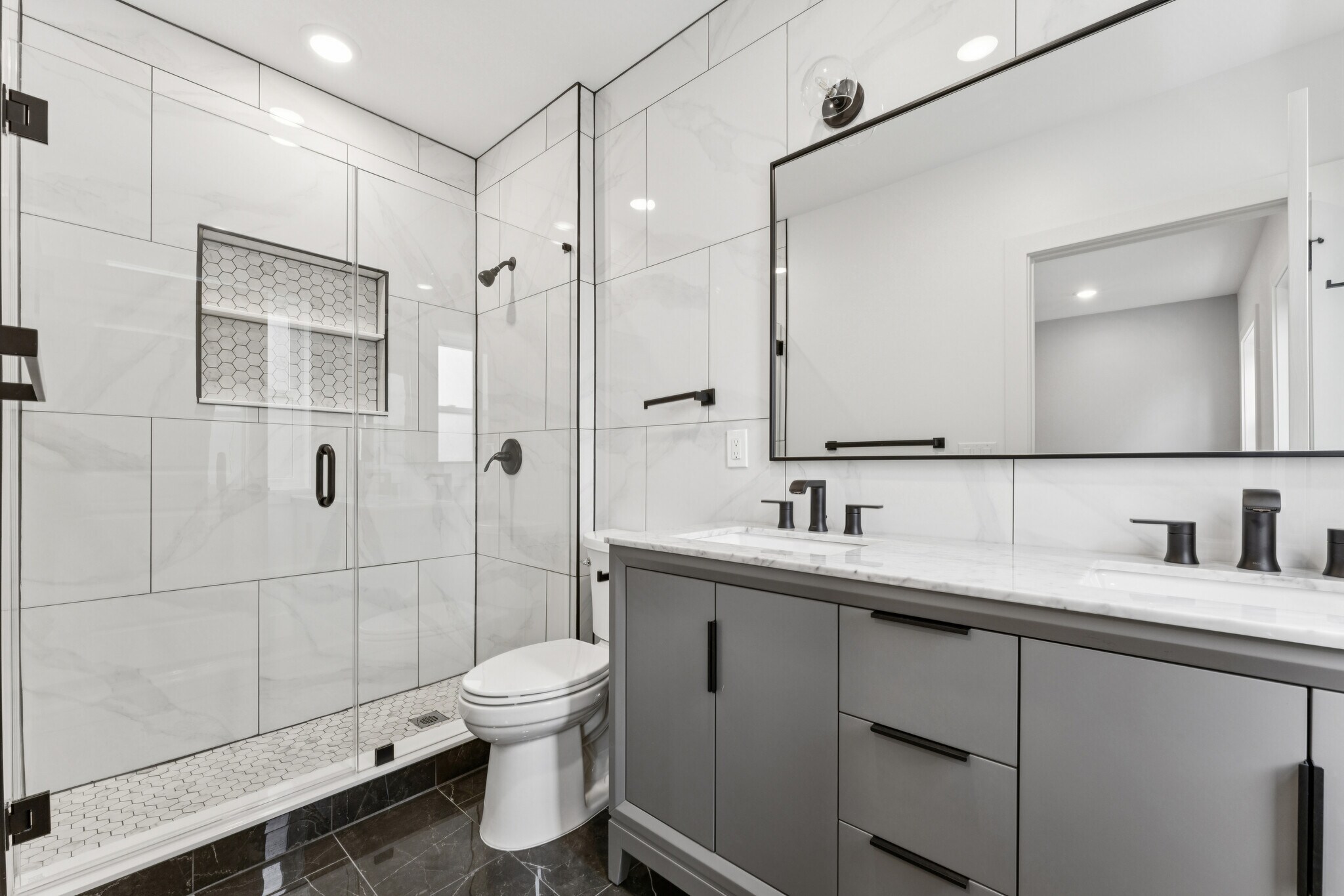 Building Photo - 84 Hollywood Ave