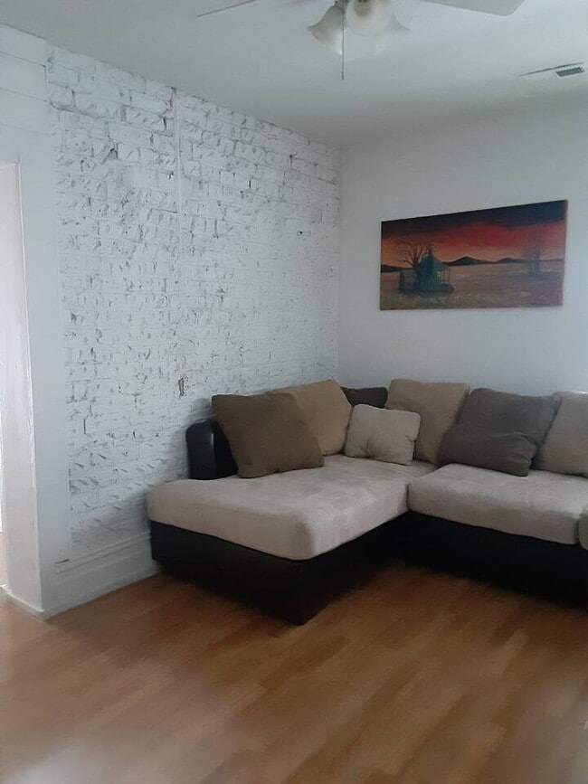 Building Photo - 870 W 300 S