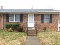 Building Photo - 603 S Main St