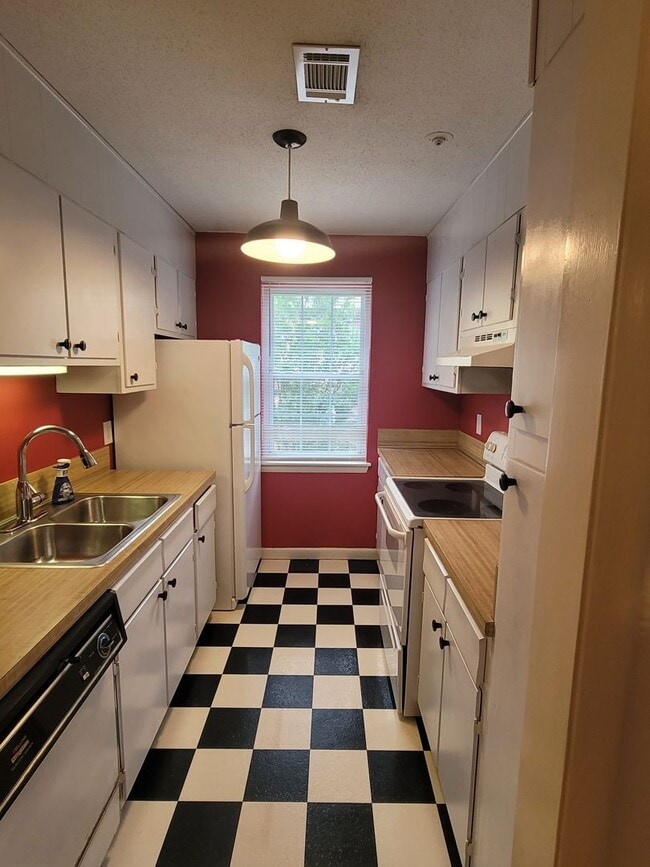 Building Photo - 544 Wimbledon Ct