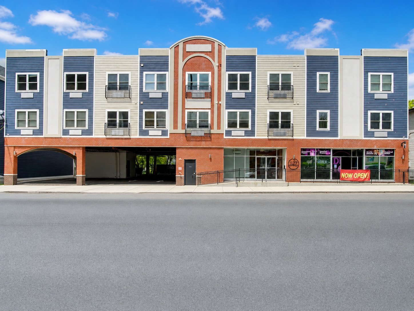 Building Photo - 1127 Stuyvesant Ave.