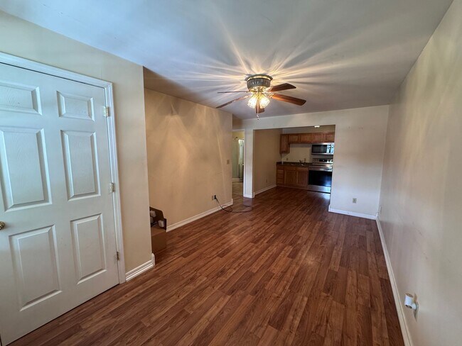 Building Photo - All Inclusive 1 Bed 1 Bath in Hazel