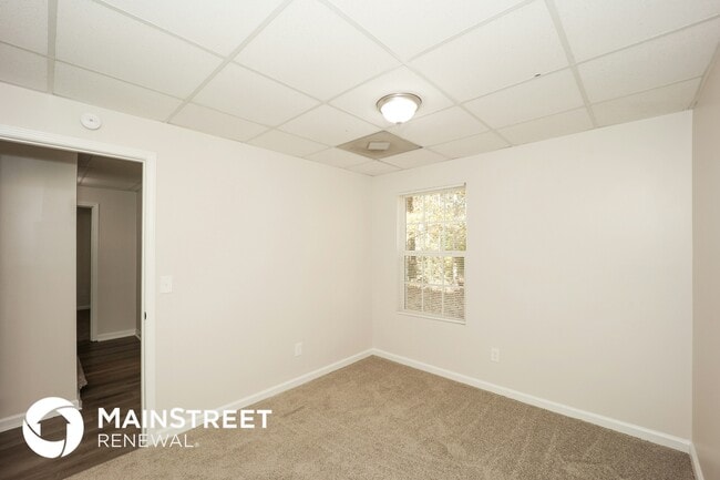 Building Photo - 1479 Steam Engine Way NE