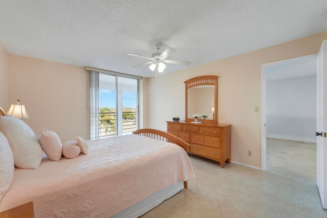 Building Photo - 6461 NW 2nd Ave