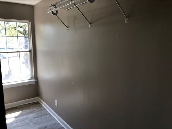 Building Photo - 4384 Daphne Ln