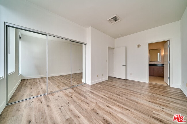 Building Photo - 3810 Wilshire Blvd