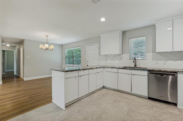 Building Photo - 717 Willowbrook Dr