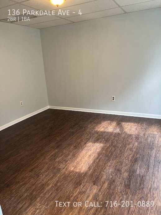 Building Photo - 136 Parkdale Ave