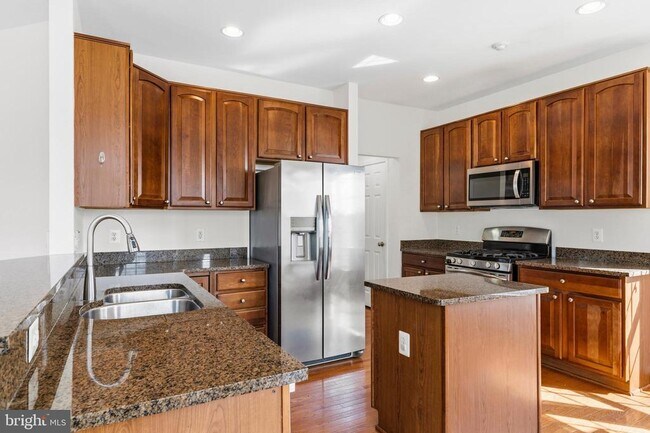 Building Photo - 2440 Five Fathom Cir