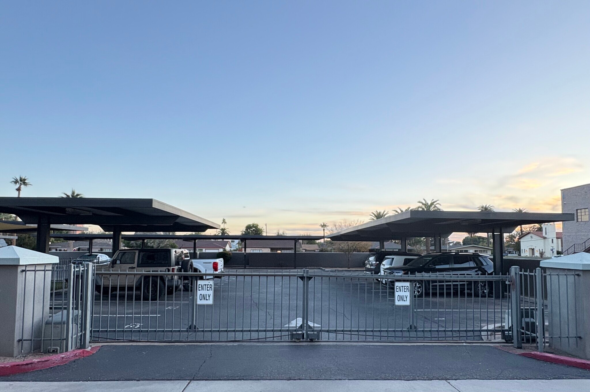 Gated Parking - 535 W Thomas Rd