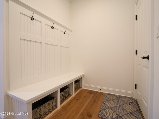 Building Photo - 7 Monterey Ct