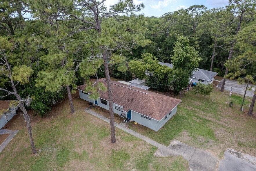 Building Photo - 3080 S Clematis Way