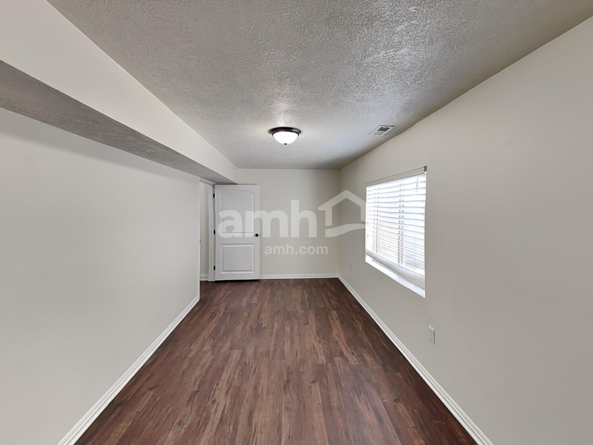 Building Photo - 8474 Delicate Arch Dr