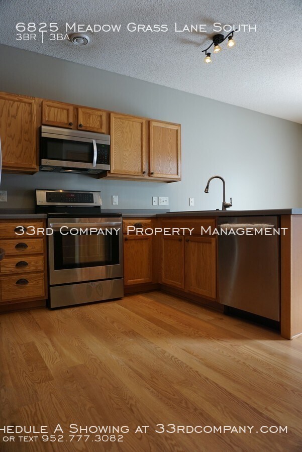 Building Photo - Exceptional 3-Bedroom Townhome in Cottage ...