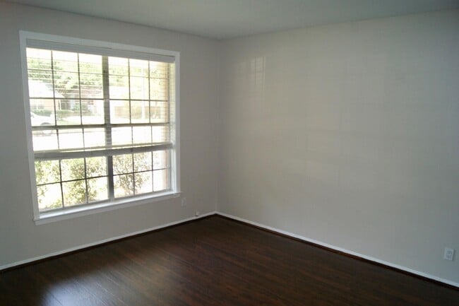 Building Photo - 5522 Dryad Dr