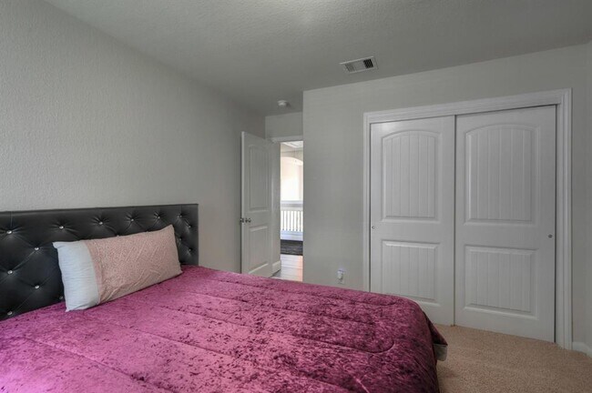 Building Photo - 5555 Casa Martin Dr