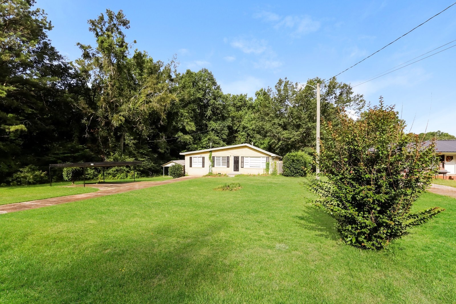 Building Photo - 3020 16th Ave SW