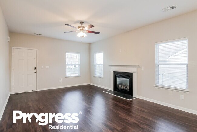 Building Photo - 320 Augustus Lane