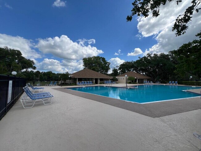 Building Photo - Beautiful 3 BD 2 BATH Home in Gated Community