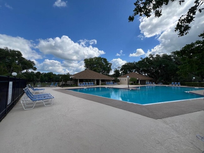 Building Photo - ***Beautiful Townhome Available in Woodland Villages