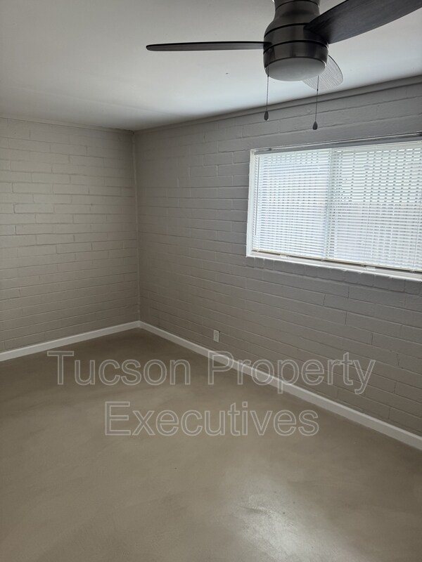 Building Photo - 3317 N Howard Blvd