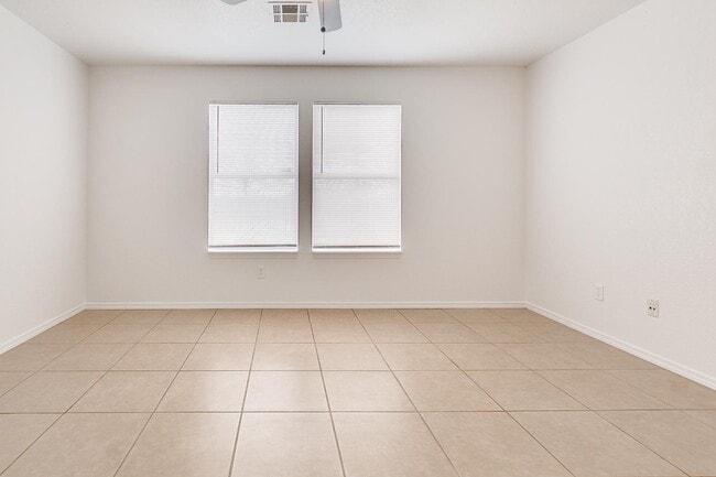 Building Photo - 913 SW 153rd St