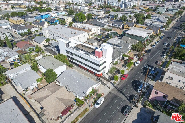 Building Photo - 1229 S Kingsley Dr