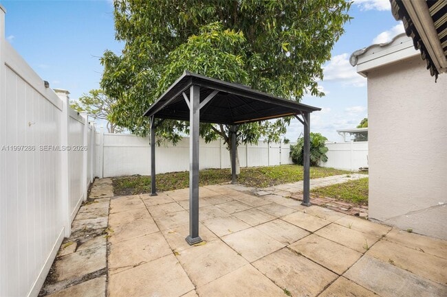 Building Photo - 8317 Bermuda Sound Way