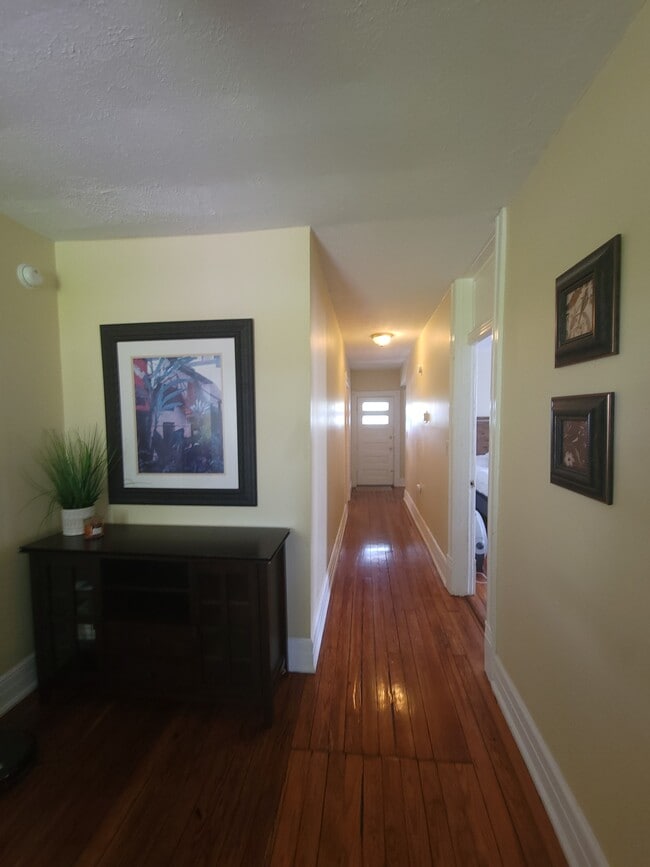 Building Photo - 1418 Church St