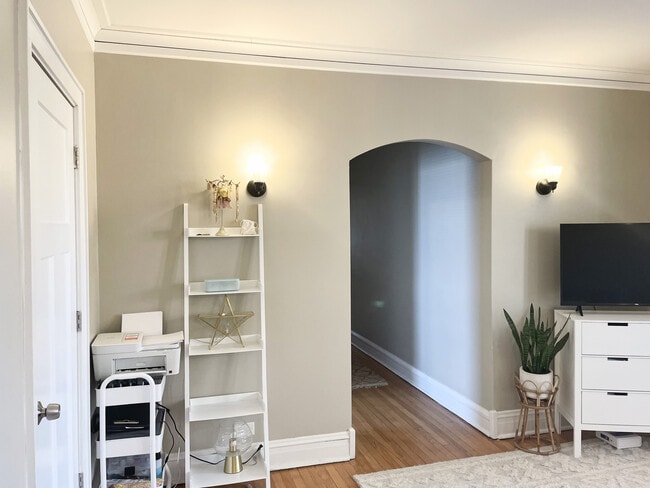 Building Photo - 1919A Grove Ave-34