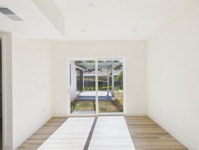 Building Photo - 709 Passion Ct