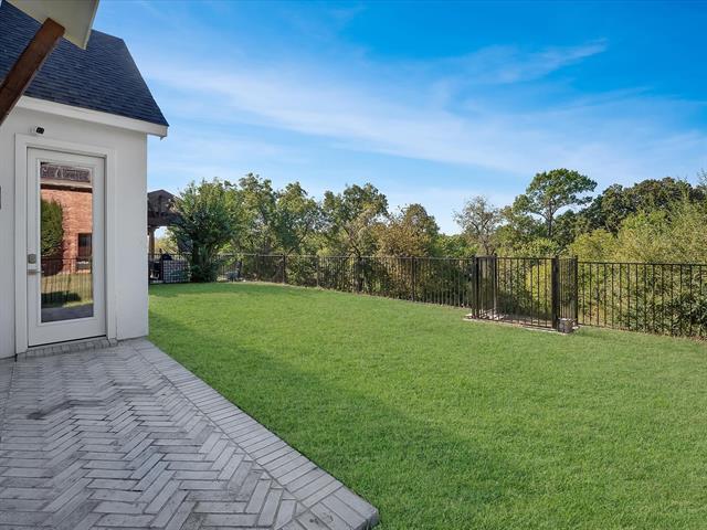 Building Photo - 914 St George Pl