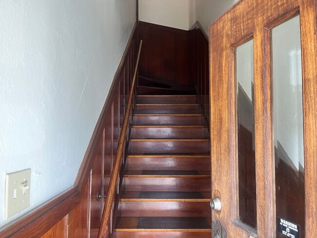 Building Photo - DEA-1061-KALMIA ST