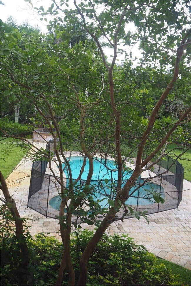 Building Photo - 2750 Jockey Cir