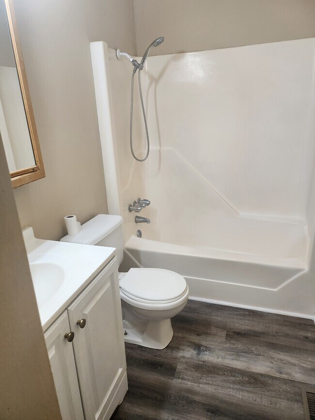 Building Photo - 3777 Sedgefield Dr