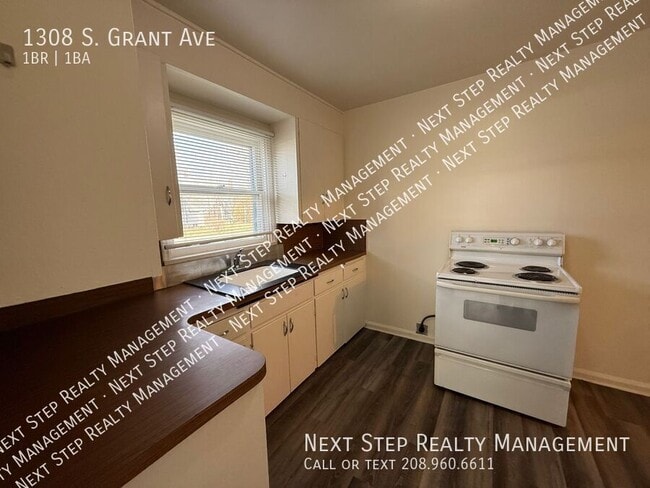 Building Photo - 1308 S Grant Ave