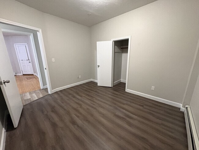 Building Photo - 171 Pleasant St