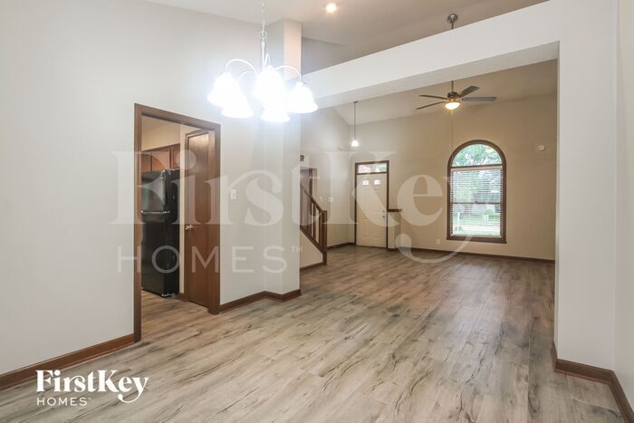 Building Photo - 1127 Farmview Ct